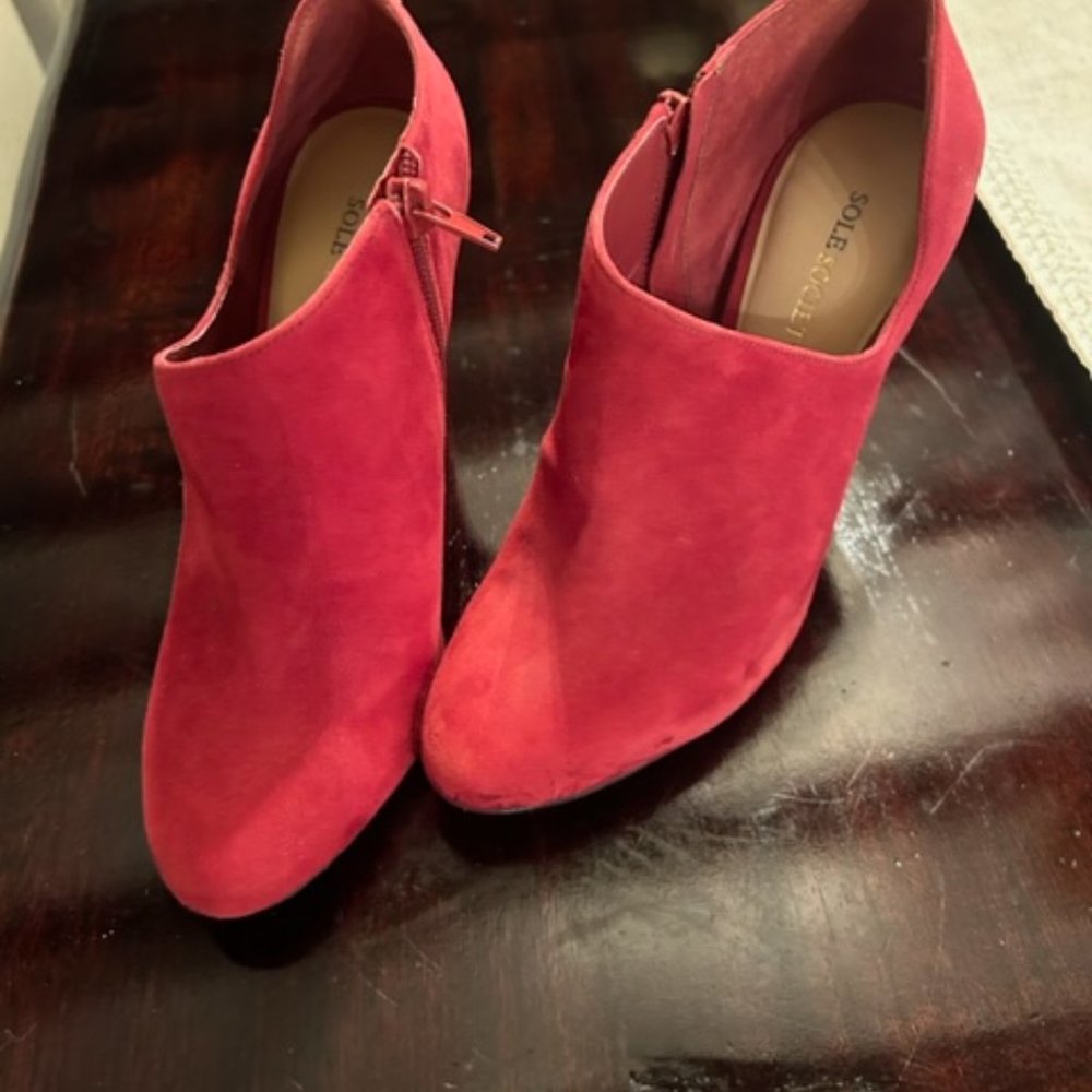 SUED BOOTIE
